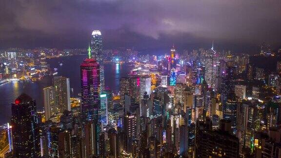 香港摩天大楼和城市景观在夜间的超级坍塌