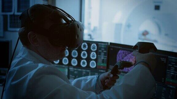 未来概念:在医学实验室外科医生佩戴虚拟现实头盔使用控制器与医疗机器人远程操作患者医学的高科技进步