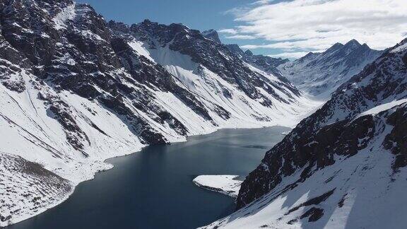 位于智利安第斯山脉的印加湖