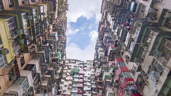 香港城市的云天空与建筑