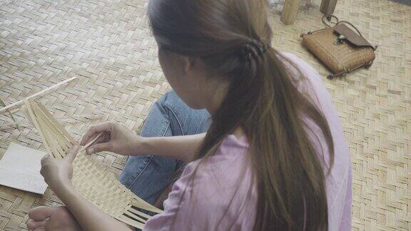 泰国清迈村民手工编织竹篮