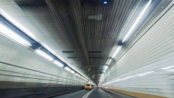 驾驶荷兰隧道从司机的角度