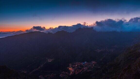 马德拉山脉快速移动的云的时间变化高品质4k画面