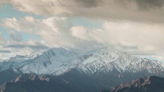 雪山山脉