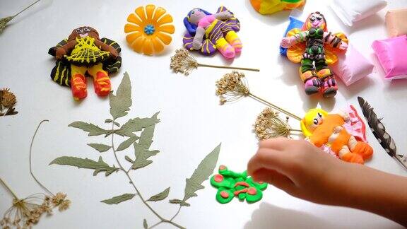 儿童造型从橡皮泥和粘土使用自然材料雕刻创造童话与精灵天使仙女想象力灵感感官知觉与孩子一起发展