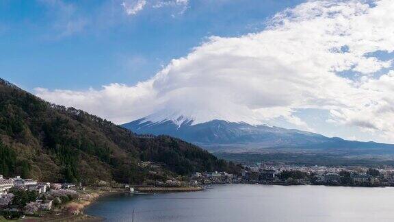 超高清时间流逝:日本富士山的云流
