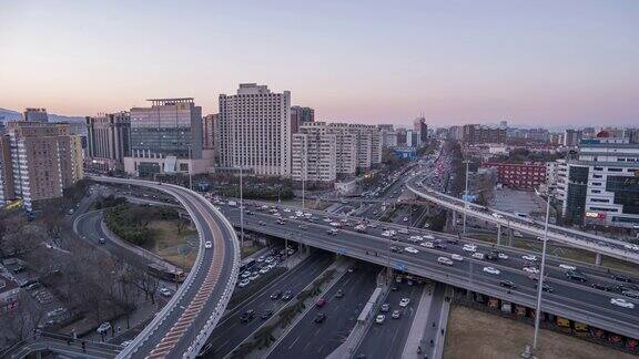 鸟瞰图繁忙的道路交叉口在北京