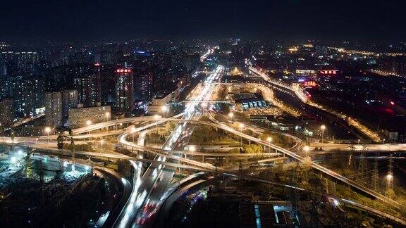 北京繁忙的立交桥夜间鸟瞰图