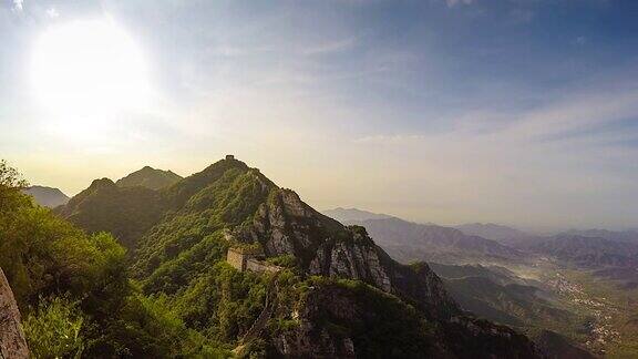 中国的长城和夏天的青山(延时)