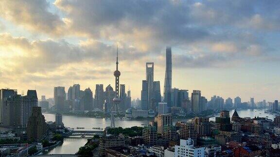 上海城市景观鸟瞰图日出到一天时间流逝