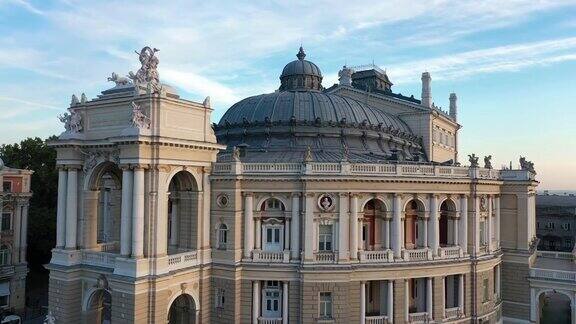 敖德萨歌剧和芭蕾舞剧院在敖德萨的早晨日落乌克兰