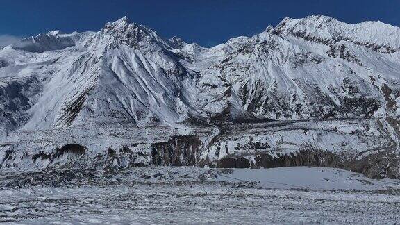 中国西藏冰川景观的航拍画面