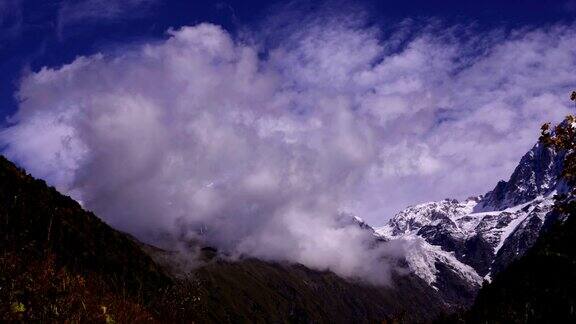 延时高加索山脉的云彩4K