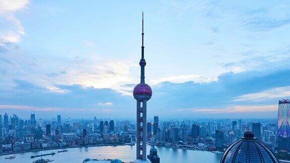 4K:上海东方明珠塔和城市景观从白天到夜晚的时间流逝中国
