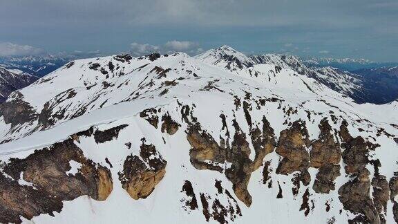 高山雪山景观