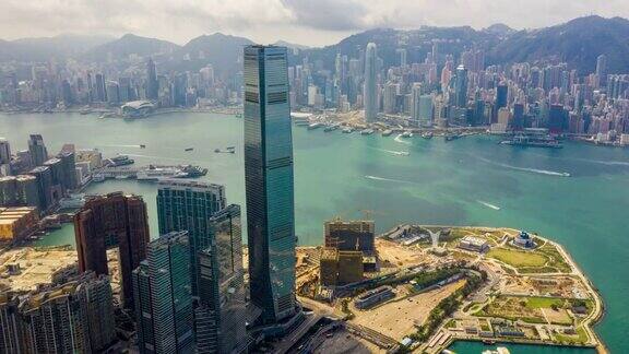 中国香港维多利亚港市区交通的超远景鸟瞰图