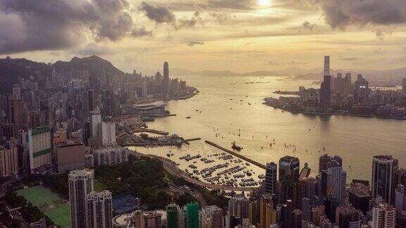 夕阳下的香港城市