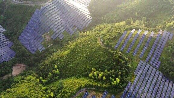 太阳能发电站俯瞰山顶