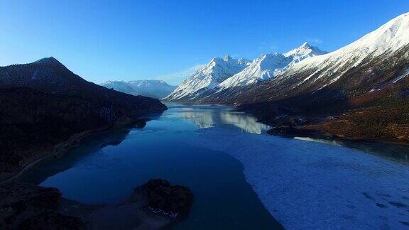 冉乌湖西藏山水西藏中国
