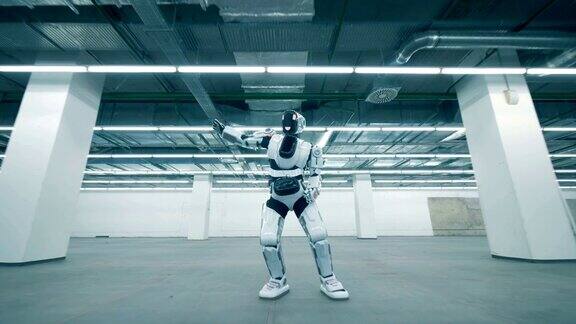 机器人在一个空仓库里跳舞