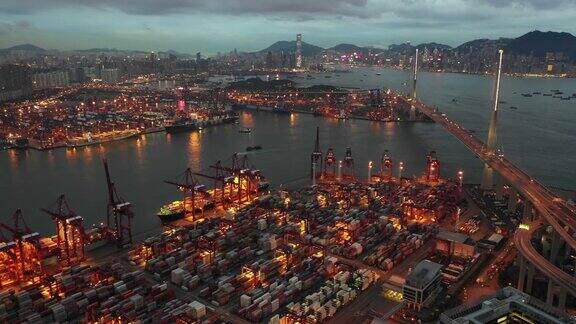 鸟瞰图工业港口与货柜船在香港股票