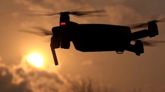 无人机在日落和天空中飞行