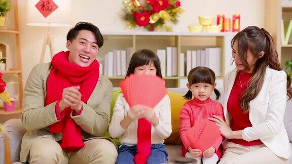 春节拜年家庭视频通话
