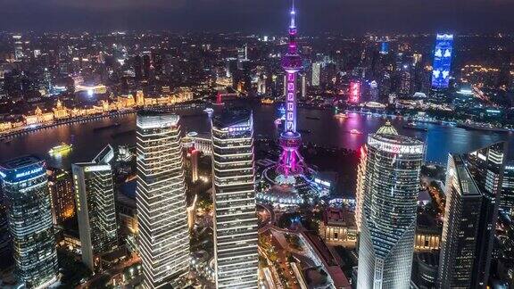 夜晚的现代摩天大楼中国上海