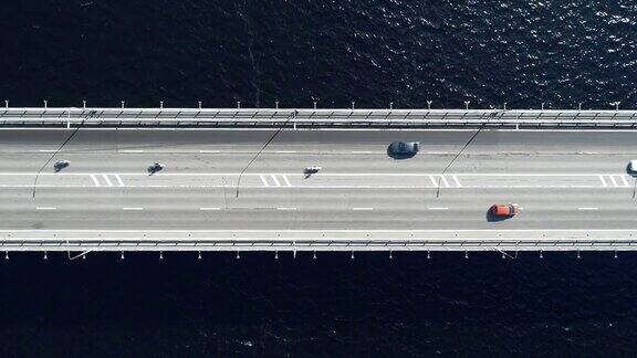 北部鸟瞰图的公路和桥梁的城市在一个阳光日