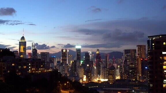 跑马地香港城市黄昏到夜晚城市交通缓慢的时间流逝