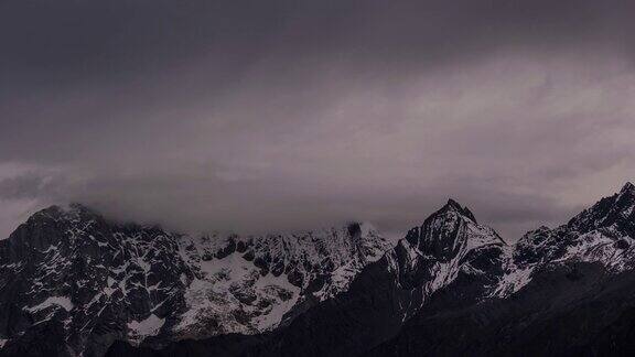 雪山时光流逝