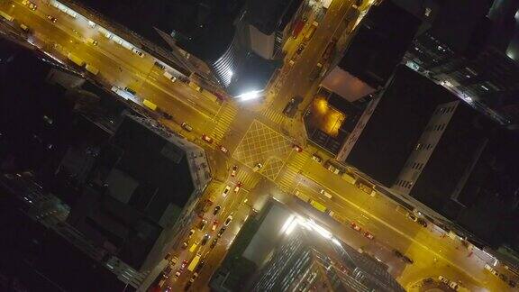 夜间在香港市区十字路口交通无人机俯视图街头通勤亚洲城市生活或公共交通