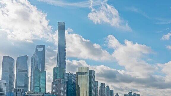 延时拍摄的上海城市建筑和云景