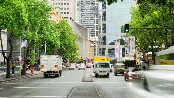 时间流逝:悉尼伊丽莎白街的交通状况