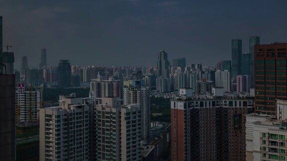 中国晴朗的一天乌云笼罩着深圳屋顶城市全景4k时间的推移
