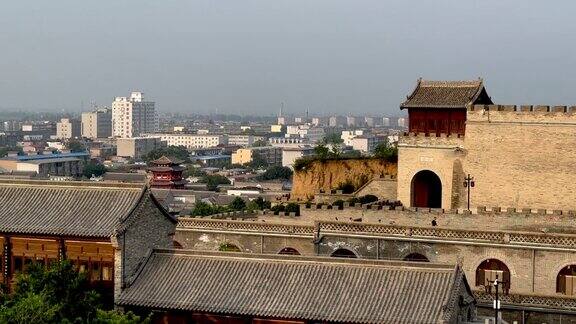 中国山西省忻州古城的民居和古长城