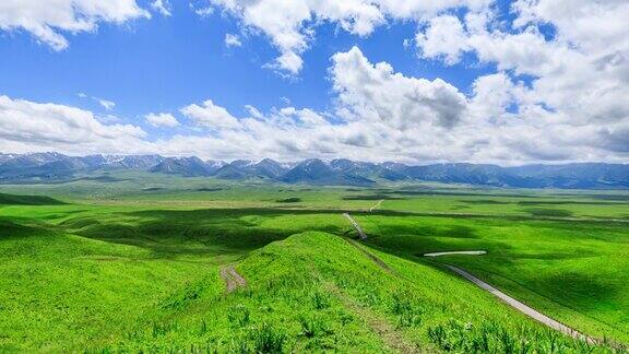 美丽的新疆那拉提草原风光