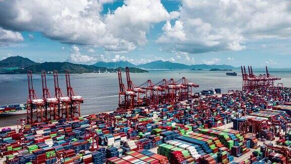 深圳中国深圳盐田国际集装箱码头的航拍画面