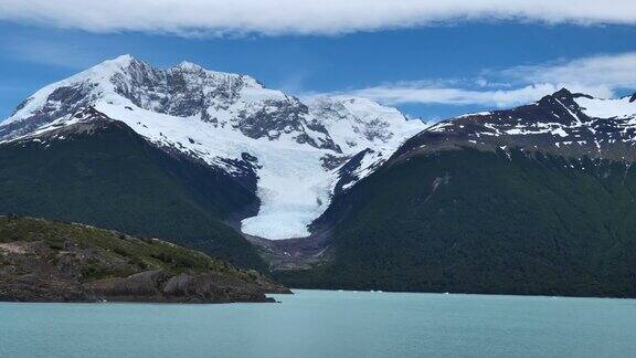 乌普萨拉冰川的一个小冰舌