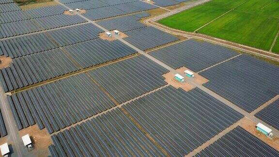 可再生能源太阳能农场鸟瞰图