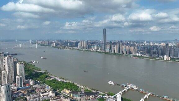 武汉与长江的鸟瞰图中国