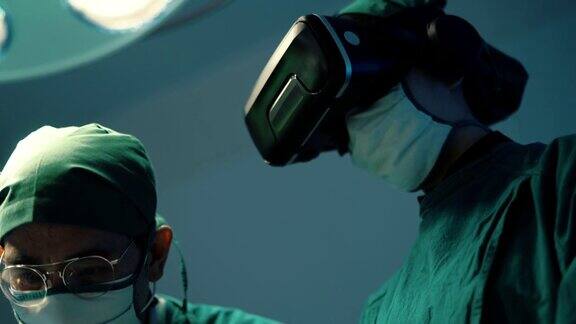 外科医生团队使用人工智能治疗患者