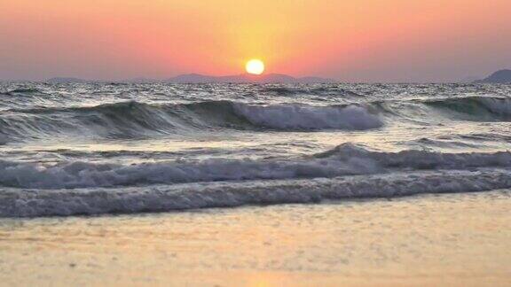 海滩上的日落时间