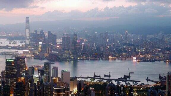 香港的现代建筑白天黑夜时光流逝