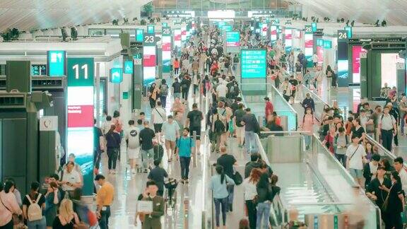 4k分辨率时间流逝拥挤通勤乘客在香港国际机场离港站