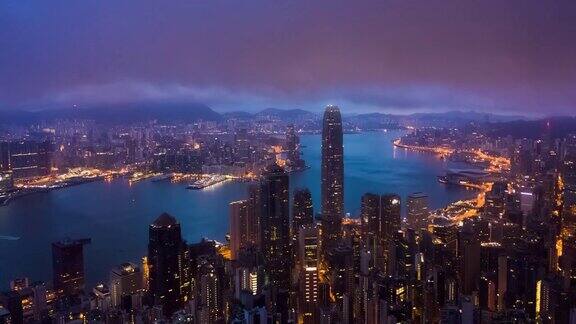 香港摩天大楼和城市景观在夜间的超级坍塌