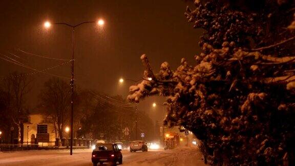 雪夜在城中