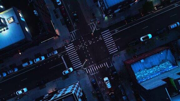 上面是纽约布鲁克林十字路口的夜景