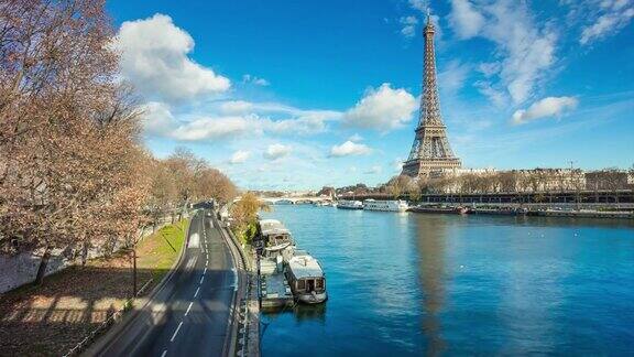 法国巴黎阳光明媚的一天塞纳河埃菲尔铁塔桥全景4k时间流逝