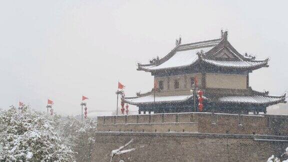 西安古城墙在雪中中国